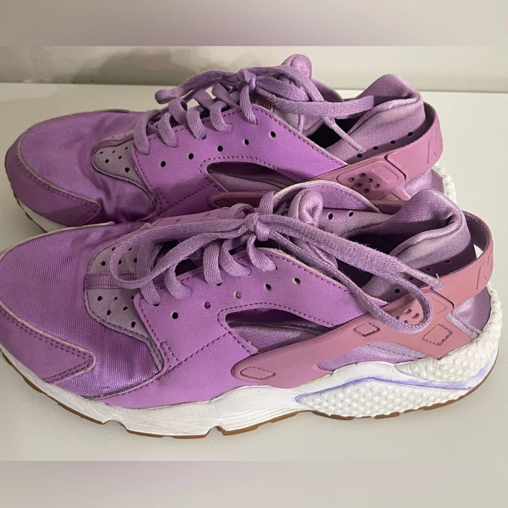 Nike Girls Purple‎ Sneakers Size 6